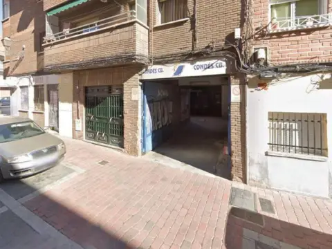Nave industrial en calle de Santa María Salomé, 1